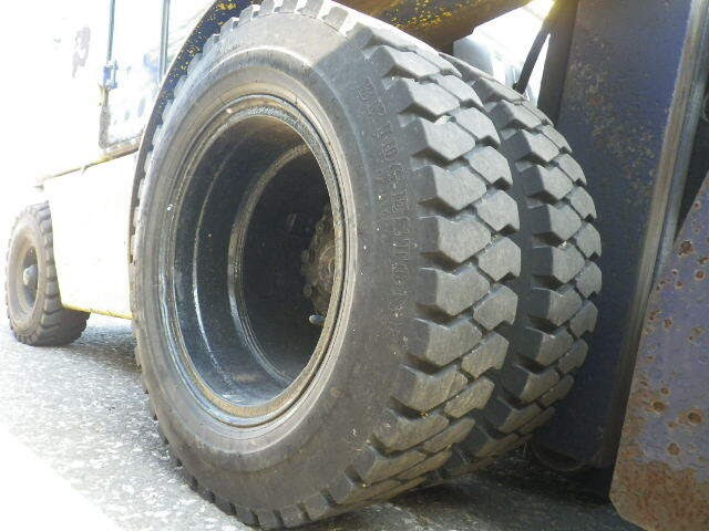 Xe nâng dầu Komatsu 2.5 tấn FD25HC-12 #541615