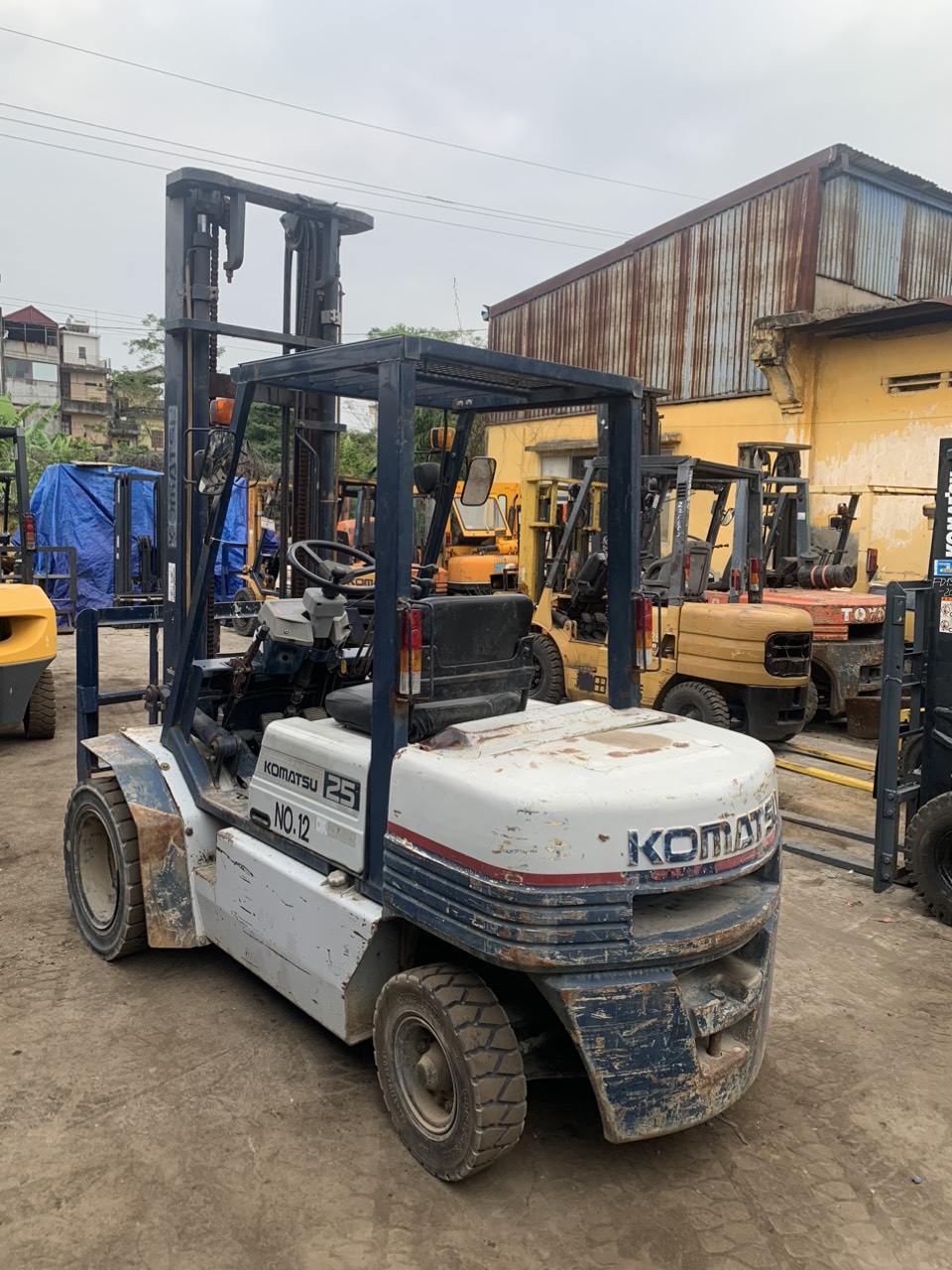 Xe nâng dầu Komatsu 2.5 tấn FD25H-11