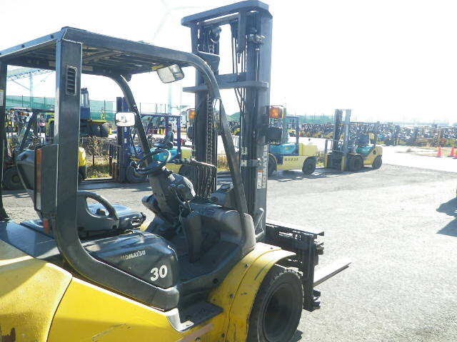 Xe nâng dầu Komatsu 3 tấn FD30C-17 #329178