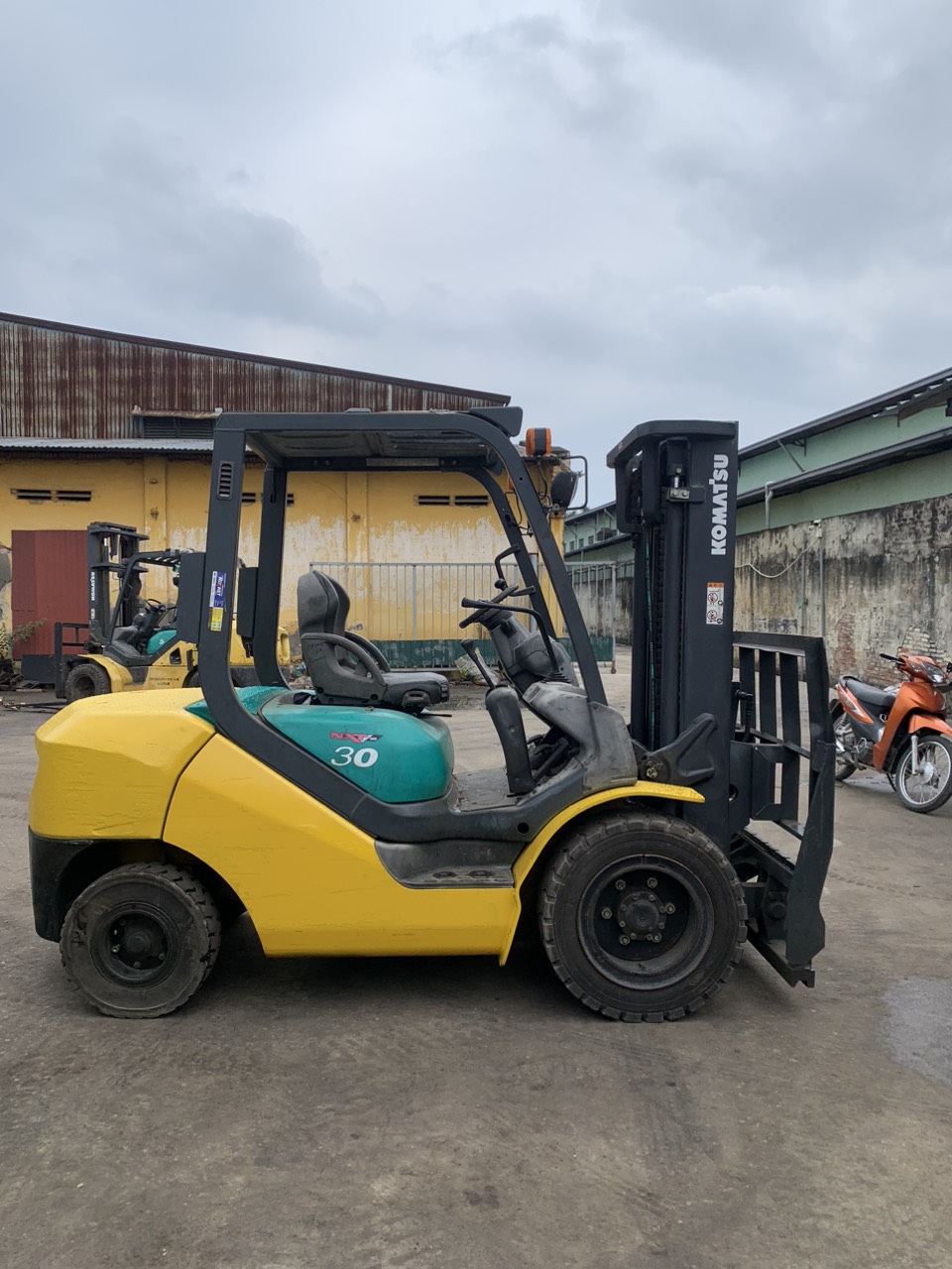 Xe nâng dầu Komatsu 3 tấn FD30C-16 #706871