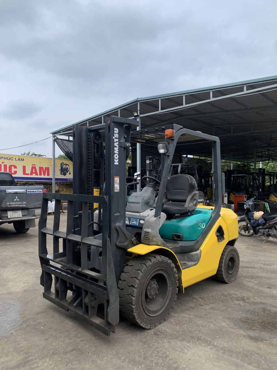 Xe nâng dầu Komatsu 3 tấn FD30C-16 #706871