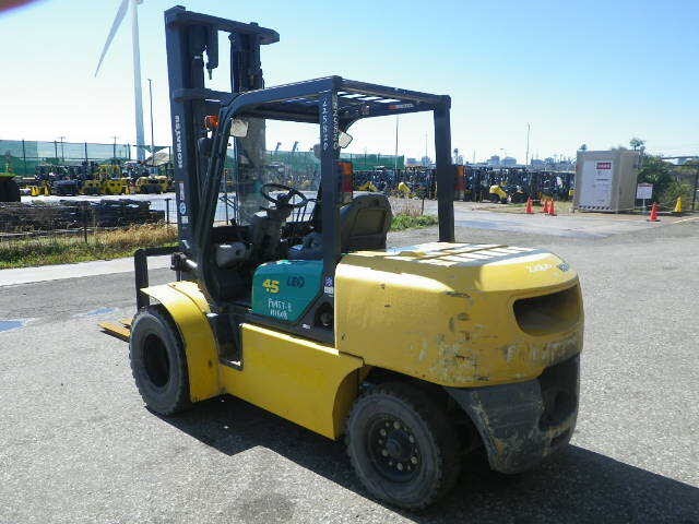 Xe nâng Komatsu 4.5 T - FD45T-8 # 111608