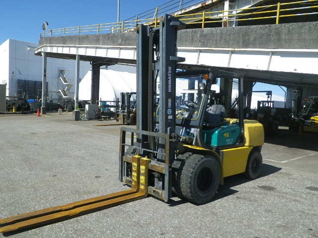 Xe nâng Komatsu 4.5 T - FD45T-8 # 111608