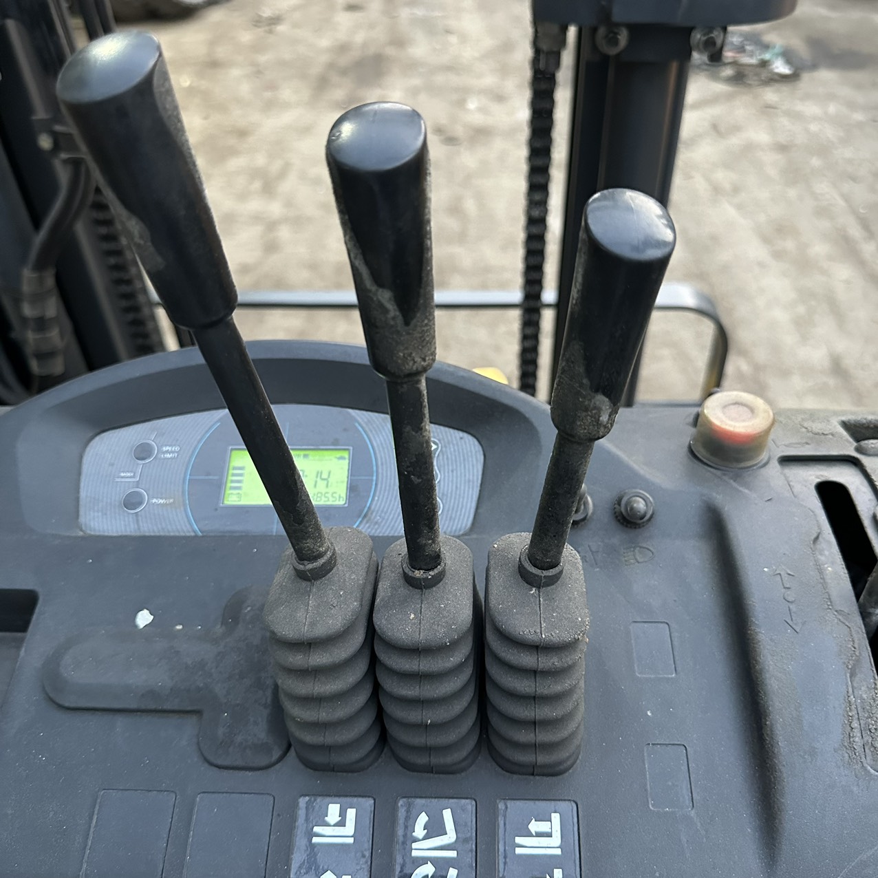 Xe nâng điện đứng lái Komatsu 2.0T#R2B 06115