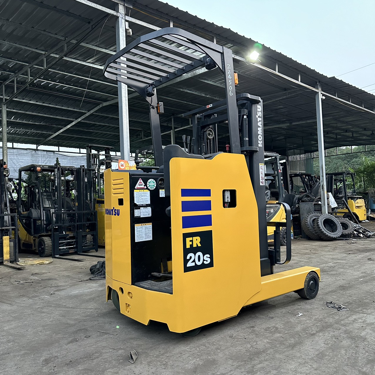 Xe nâng điện đứng lái Komatsu 2.0T#R2B 06115