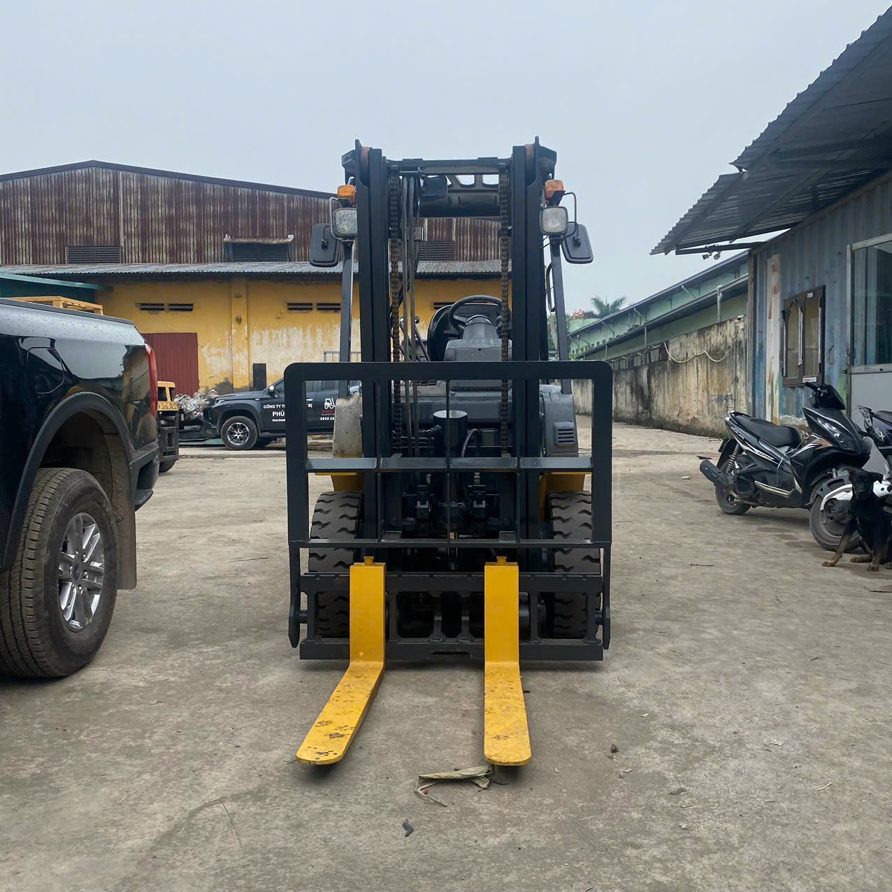 Xe nâng dầu Komatsu 2,5 tấn FD25T-17