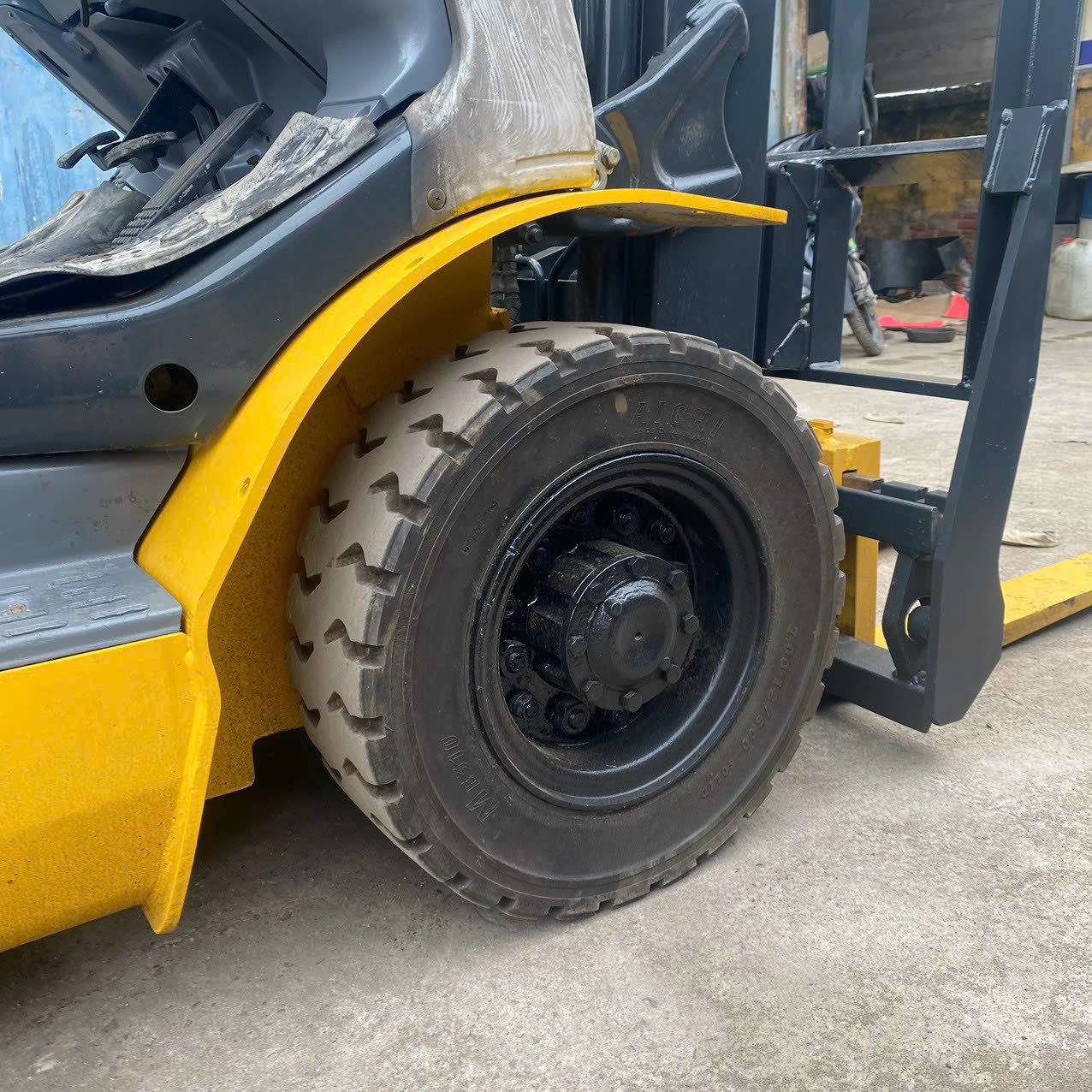 Xe nâng dầu Komatsu 2,5 tấn FD25T-17