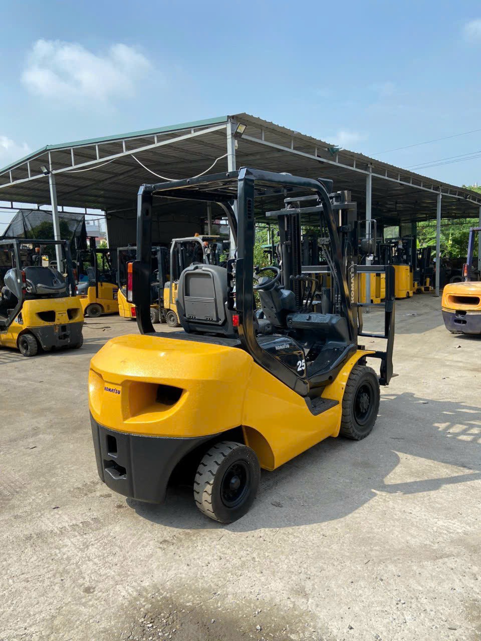 Xe nâng xăng Komatsu 2.5T#FG25T-17