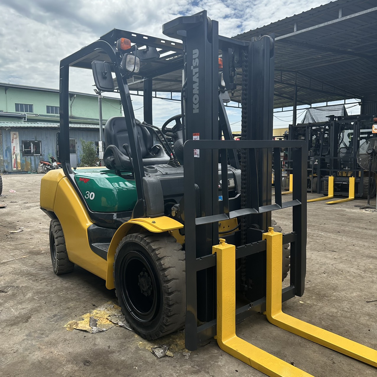 Xe nâng xăng Komatsu 3.0T#FG30C-15