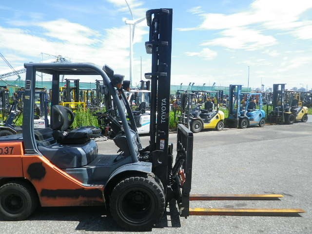 Xe nâng dầu Toyota 3.0T#02-8FD30