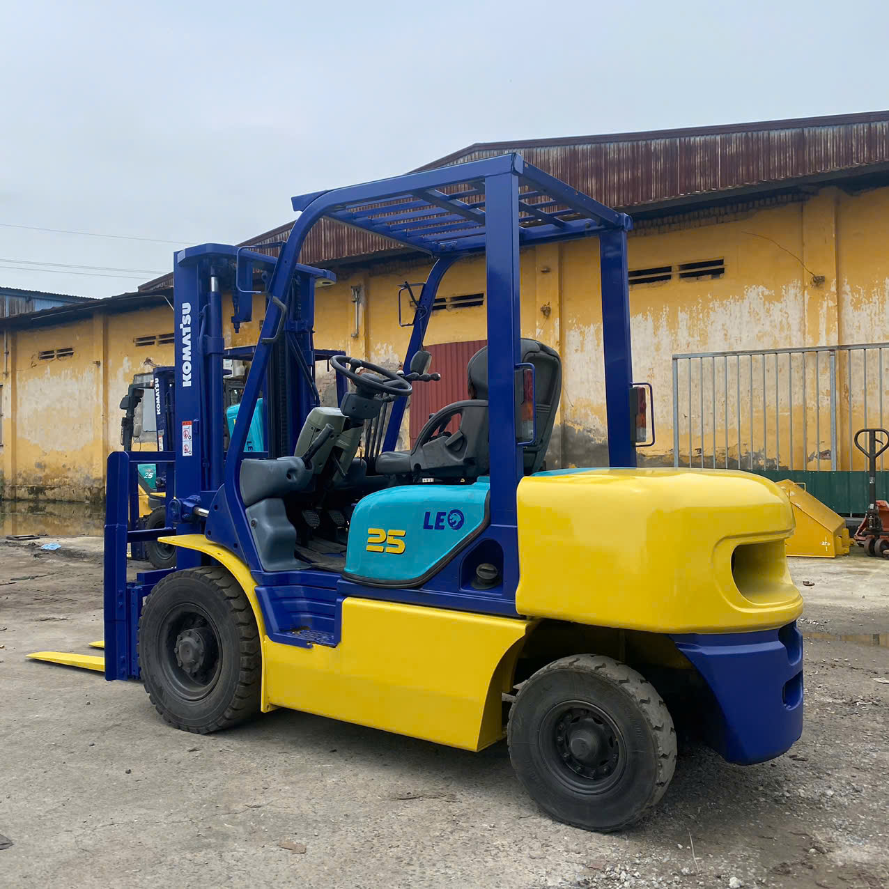 Xe nâng dầu Komatsu 2.5 tấn FD25C-12 #534632