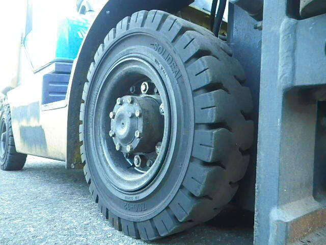 Xe nâng dầu Komatsu 2.5 tấn FD25T-14 #563135