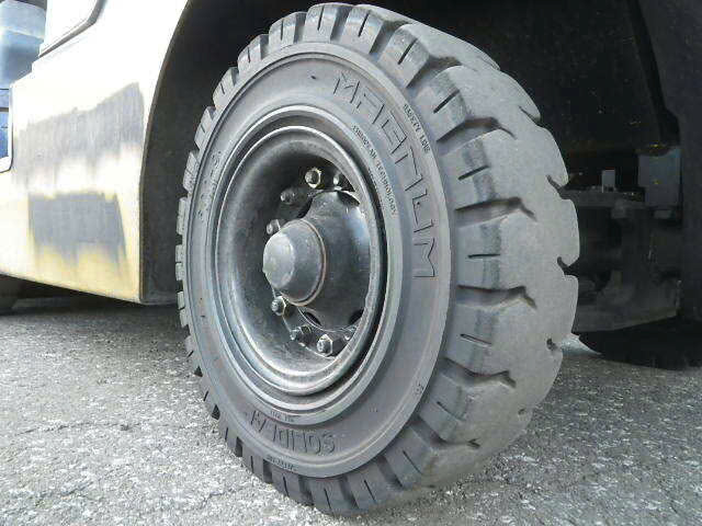 Xe nâng dầu Komatsu 2.5 tấn FD25T-14 #563135