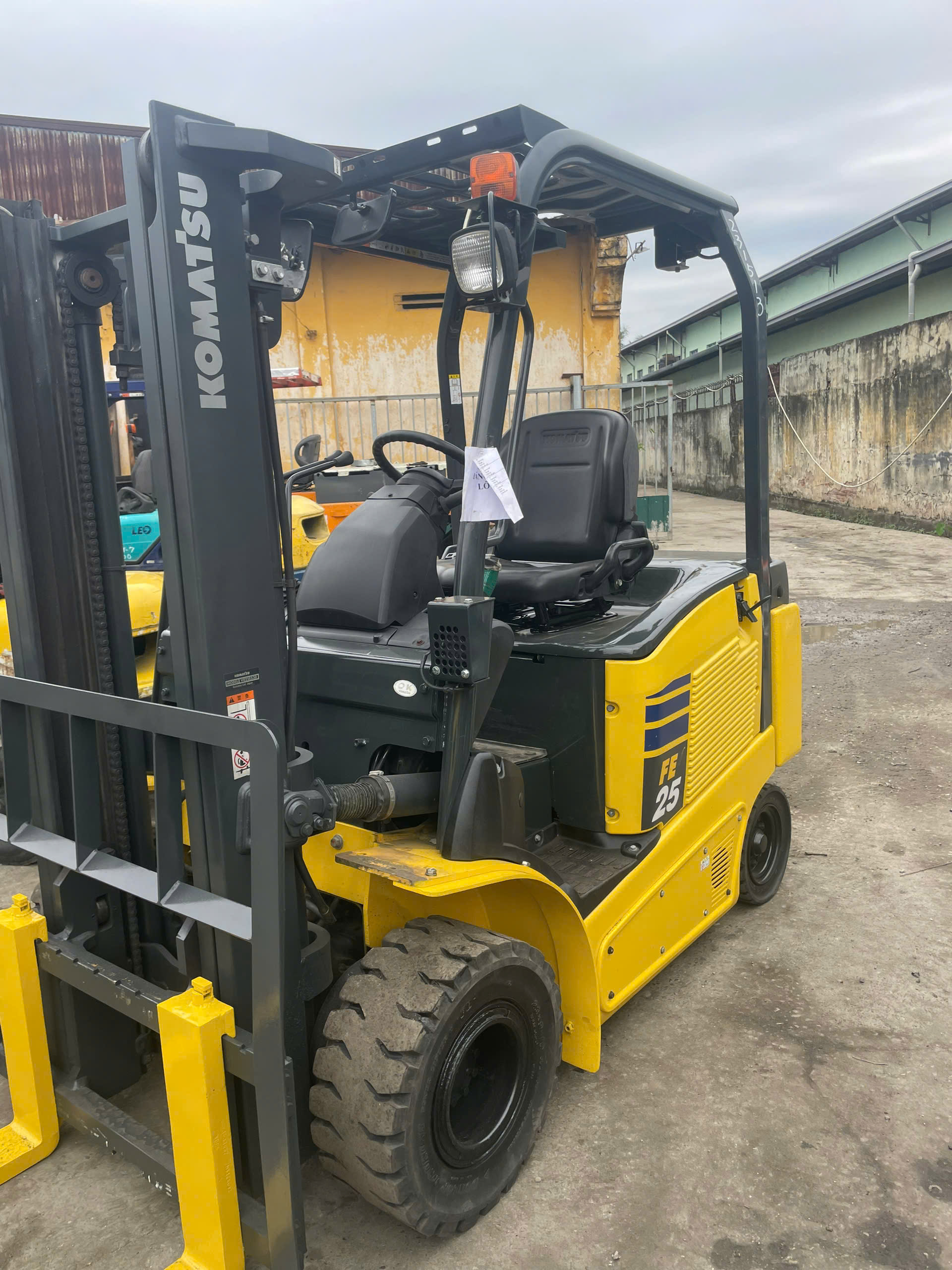 Xe nâng điện Komatsu 2.5 tấn FE25-1