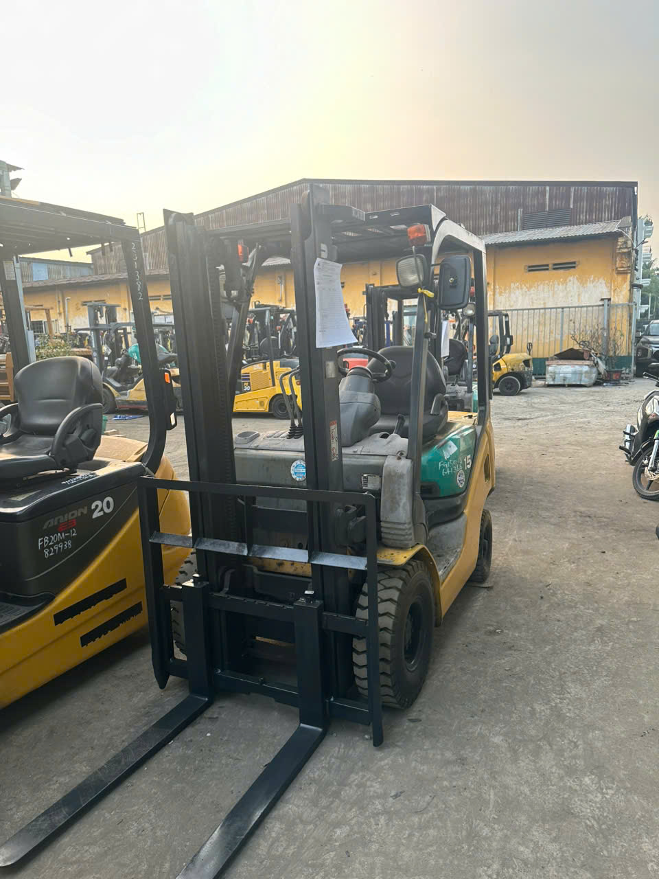 Xe nâng xăng ngồi lái Komatsu  FG15C-18