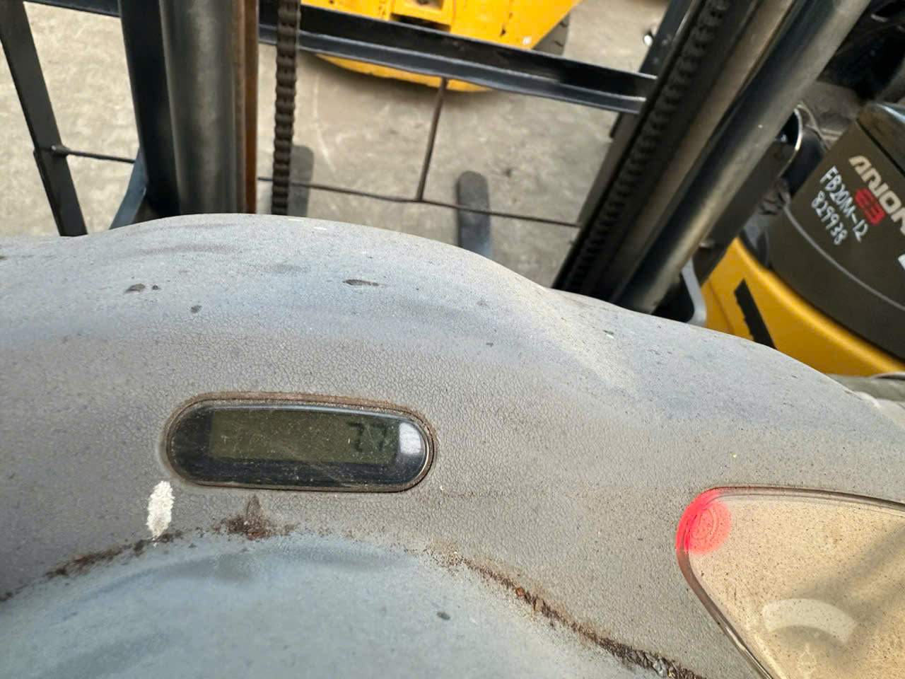 Xe nâng xăng ngồi lái Komatsu  FG15C-18