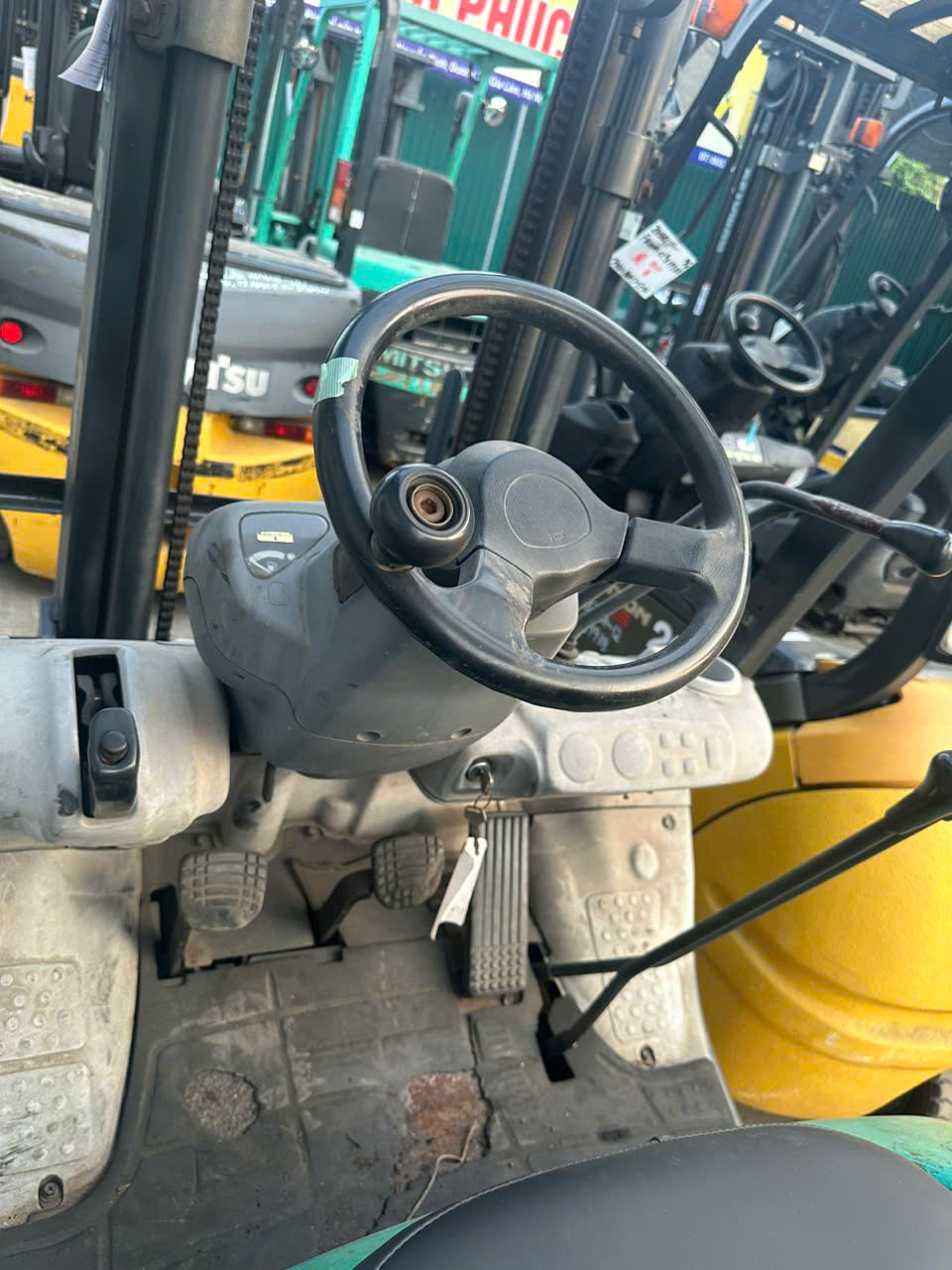 Xe nâng xăng ngồi lái Komatsu  FG15C-18