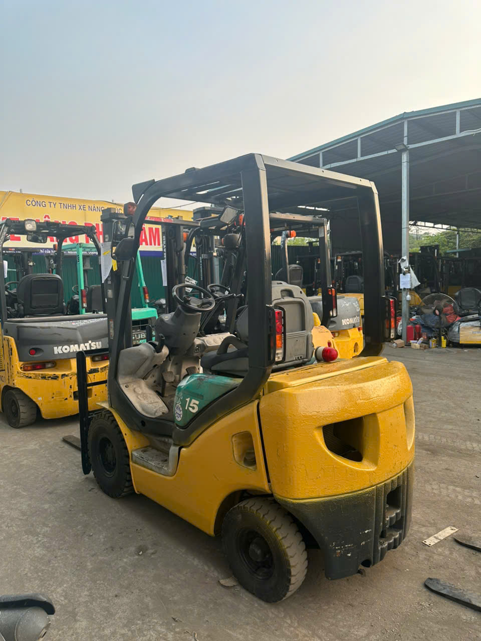 Xe nâng xăng ngồi lái Komatsu  FG15C-18