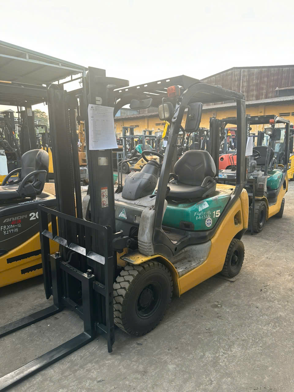 Xe nâng xăng ngồi lái Komatsu  FG15C-18