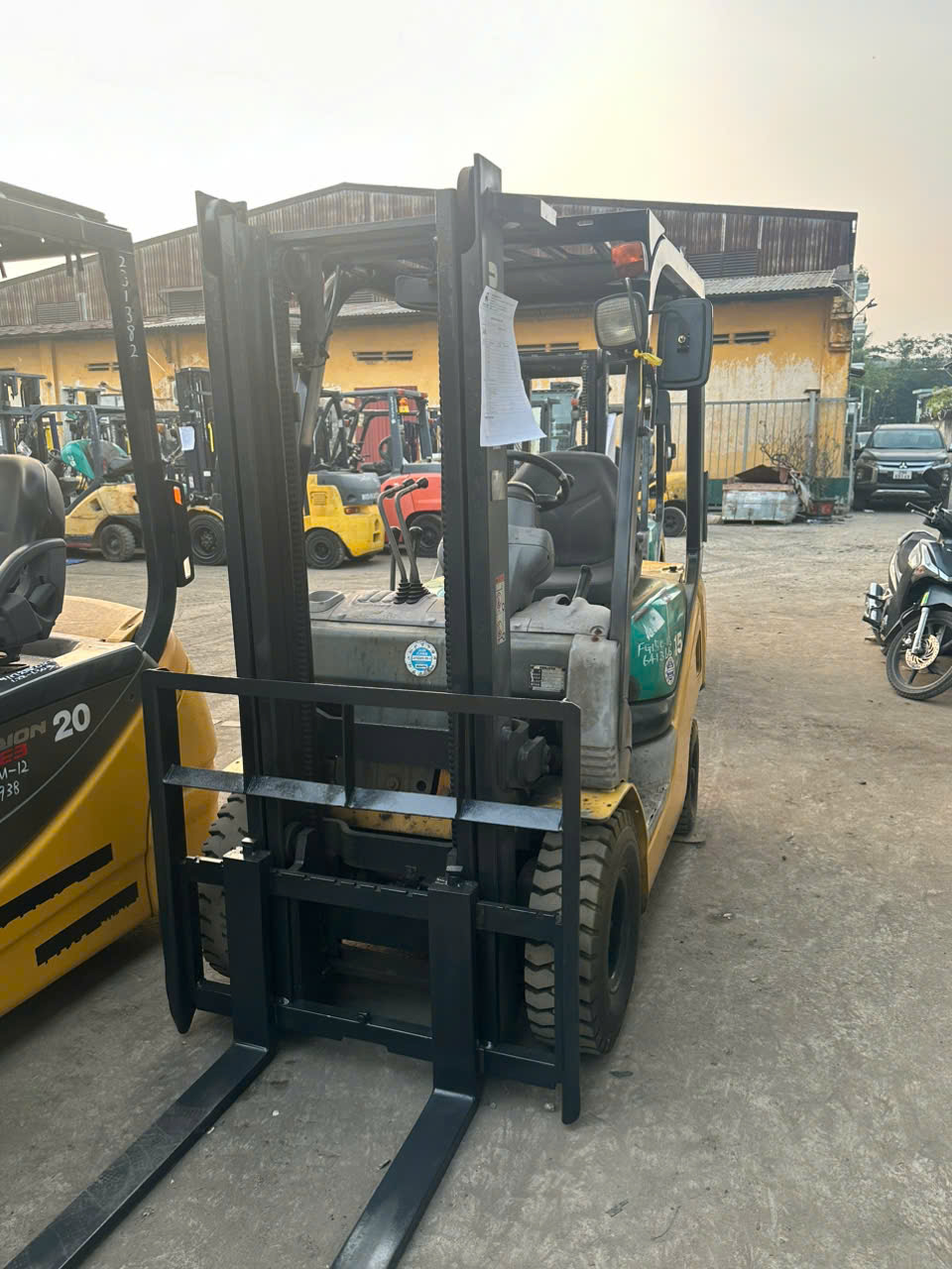 Xe nâng xăng ngồi lái Komatsu  FG15C-18