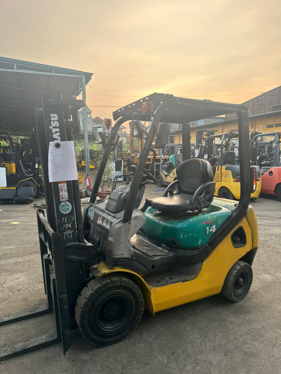 Xe nâng dầu Komatsu 1,4 tấn#FD14T-20