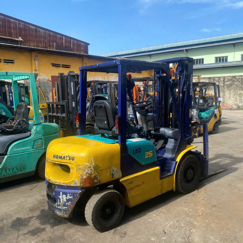 Xe nâng dầu Komatsu 2,5 tấn FD25HT-12
