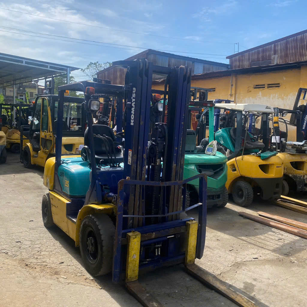 Xe nâng dầu Komatsu 2,5 tấn FD25HT-12
