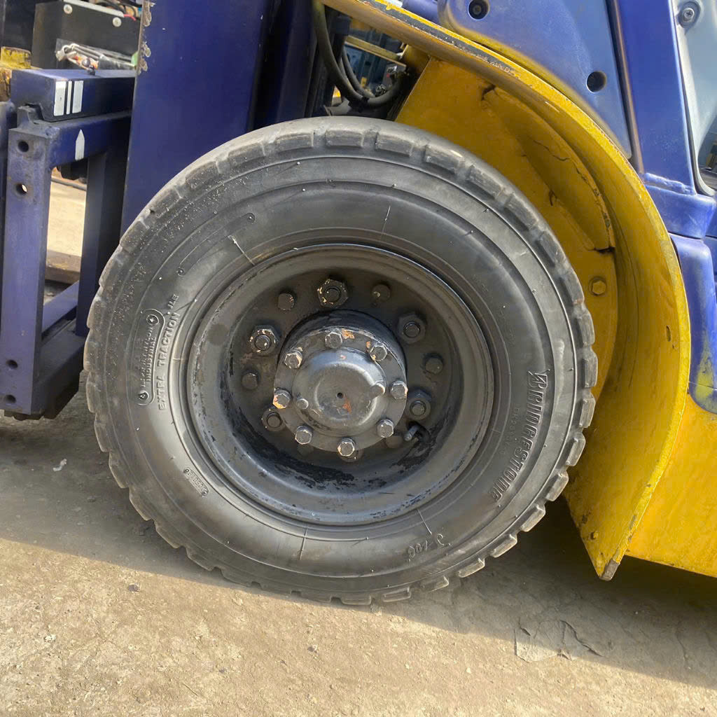 Xe nâng dầu Komatsu 2,5 tấn FD25HT-12