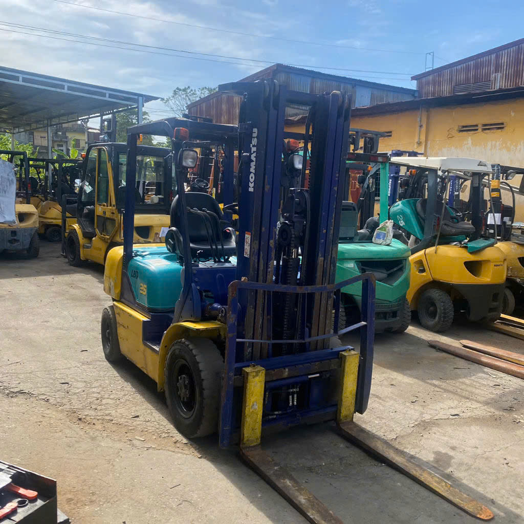 Xe nâng dầu Komatsu 2,5 tấn FD25HT-12