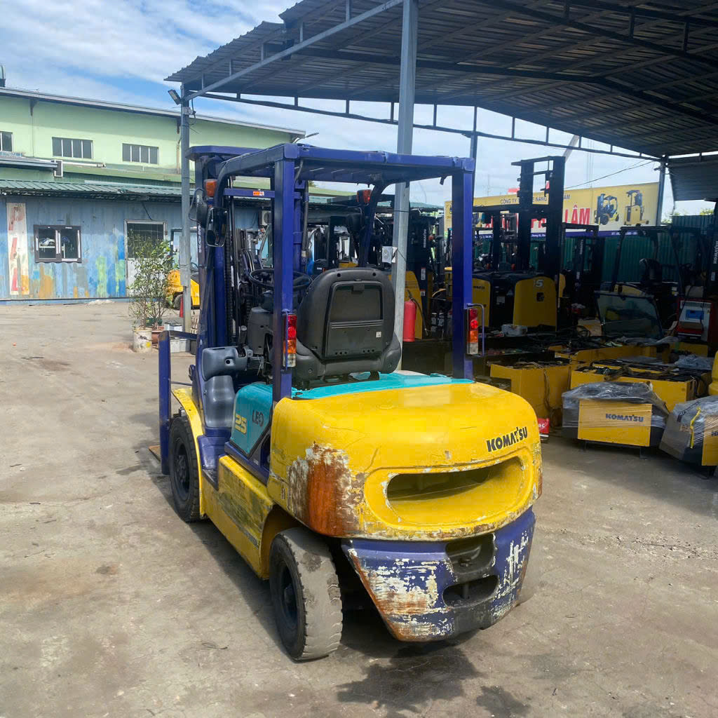 Xe nâng dầu Komatsu 2,5 tấn FD25HT-12