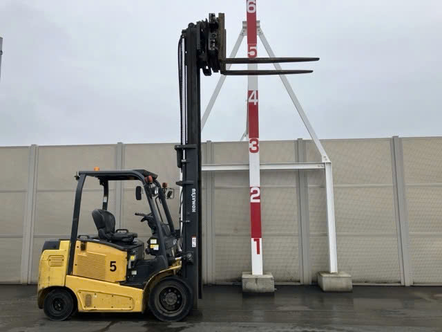 Xe nâng điện Komatsu 3.0T #304790