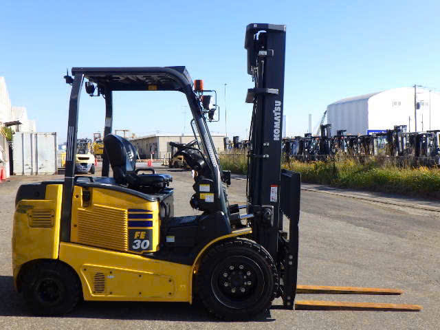 Xe nâng điện Komatsu 3.0T #304219