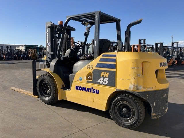 Xe nâng dầu Komatsu 4.5T# 140701