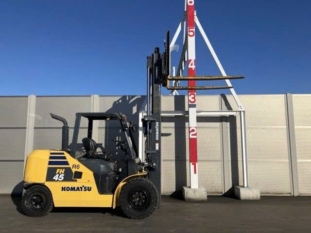 Xe nâng dầu Komatsu 4.5T# 140701