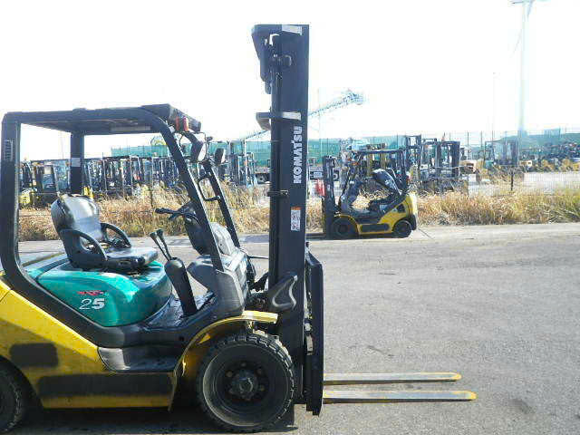 Xe nâng dầu Komatsu 2.5 Tấn -16  #748100