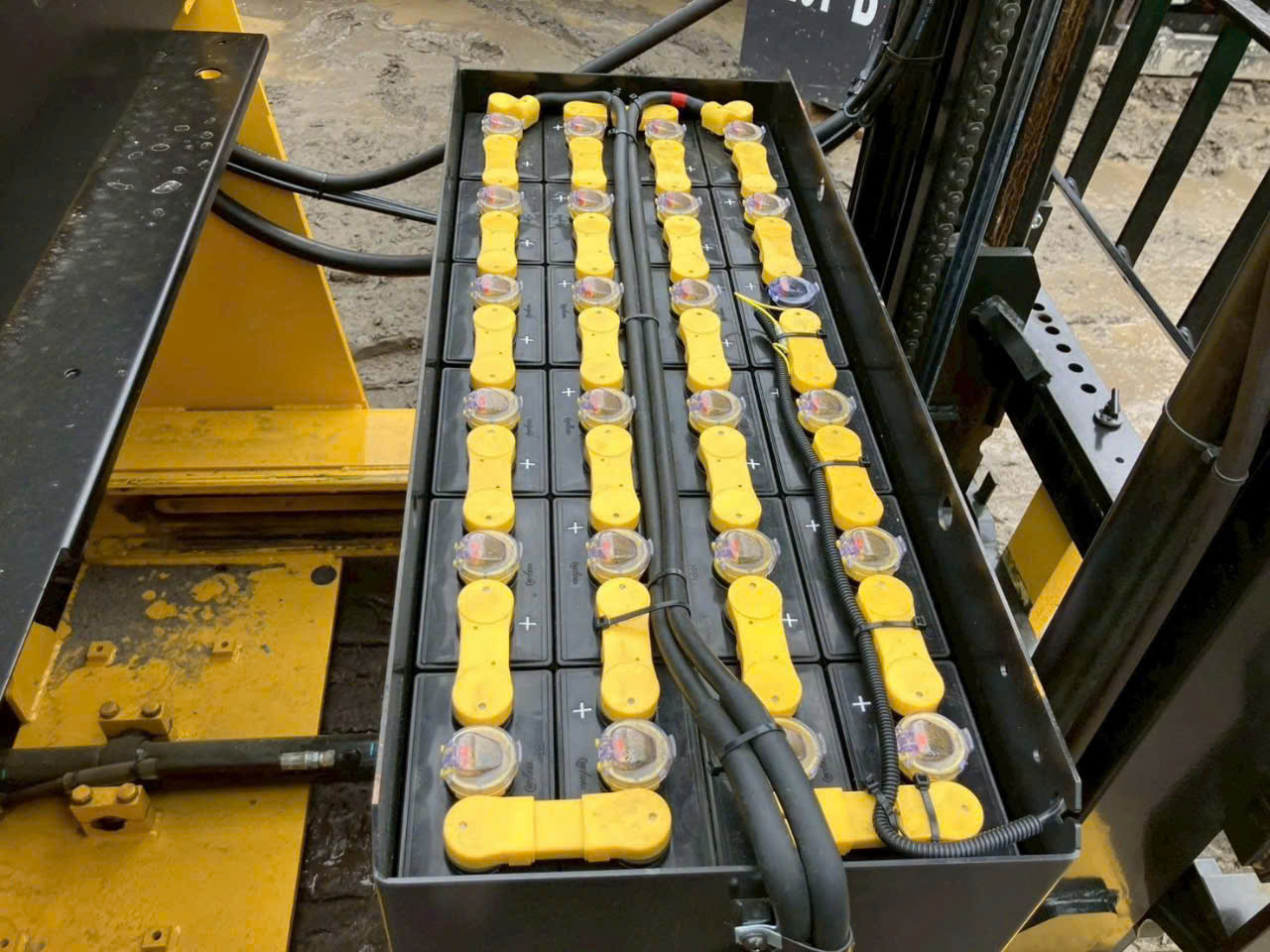 Xe nâng điện Komatsu 1.5 tấn FR15-1 #R1H-41952