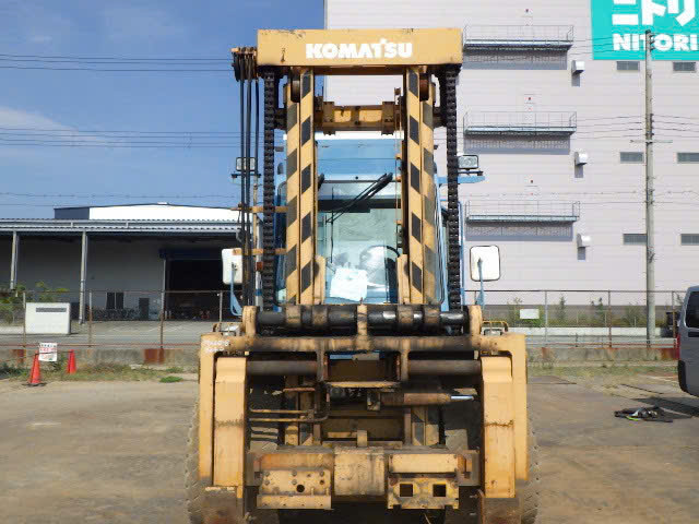 Xe nâng dầu Komatsu FD120-8# 8240