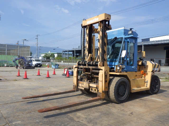 Xe nâng dầu Komatsu FD120-8# 8240