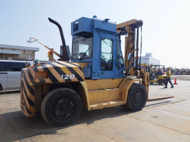Xe nâng dầu Komatsu FD120-8# 8240