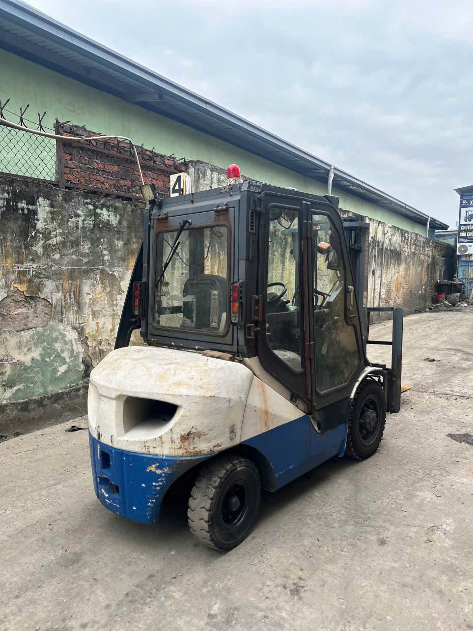 Xe nâng dầu Komatsu 2.5 t -FD25HT-17