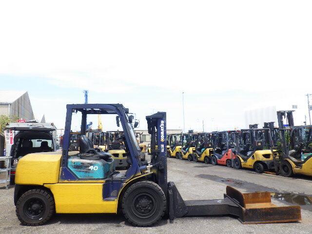 Xe nâng dầu Komatsu 4 tấn FD40T-7#102499 sản xuất năm 2000