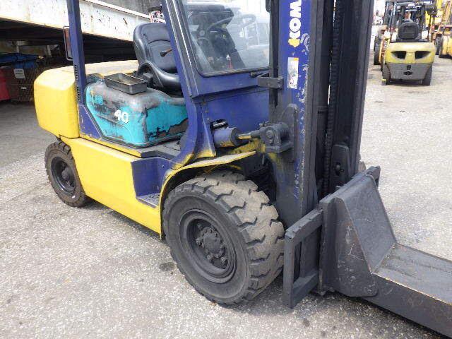 Xe nâng dầu Komatsu 4 tấn FD40T-7#102499 sản xuất năm 2000
