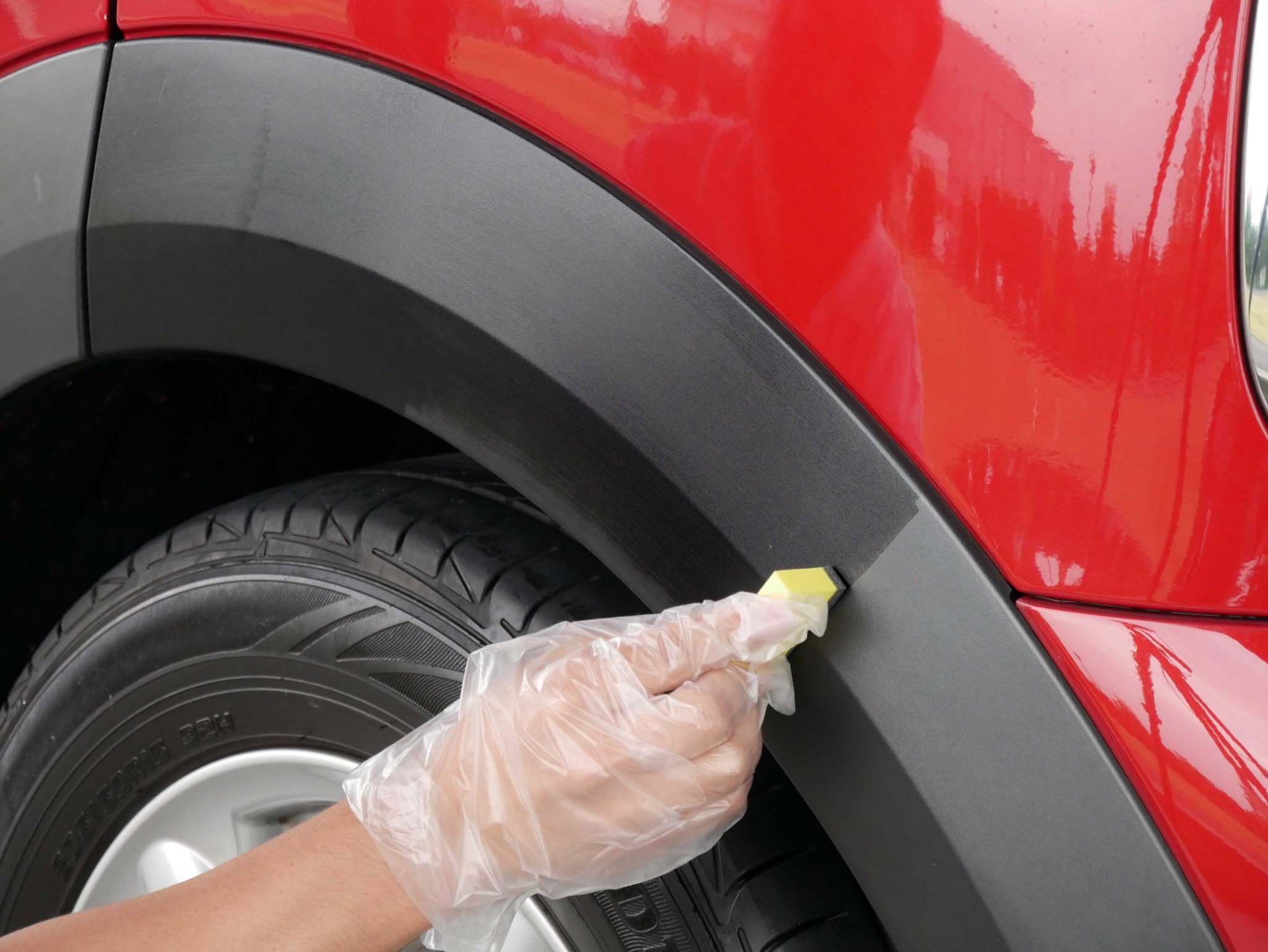 Cùng vietlube tìm hiểu tại sao nhựa nhám bị bạc màu do rửa xe?