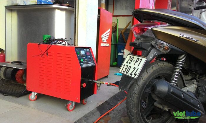 thời gian để vệ sinh buồng đốt xe máy