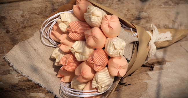 Top món quà tặng mẹ vợ ý nghĩa thể hiện được tấm lòng con cái  Vua Nệm