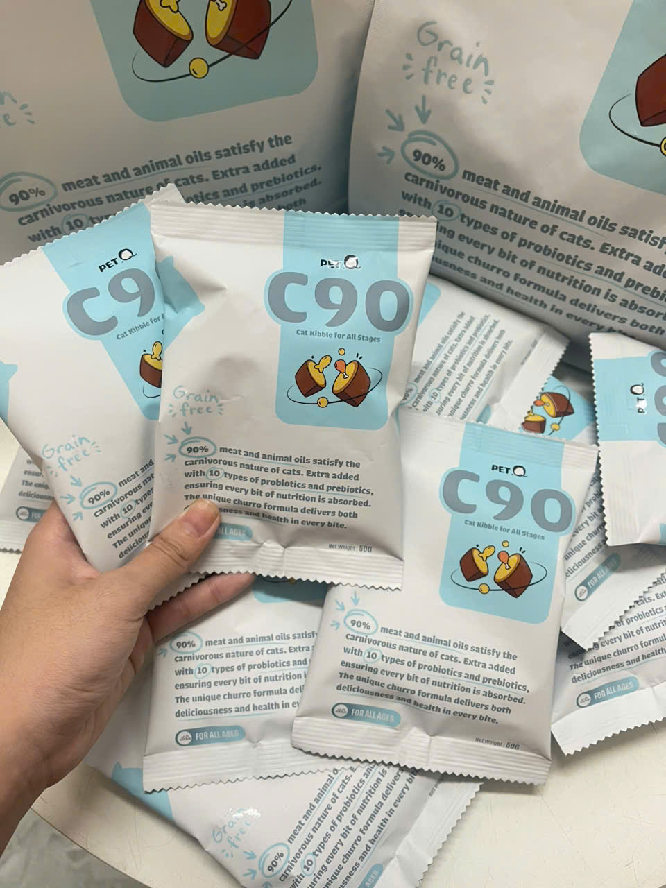 Hạt Mèo Nhân Thịt CHURRO C90 PET Q MỌI LỨA TUỔI 50GR , 1KG