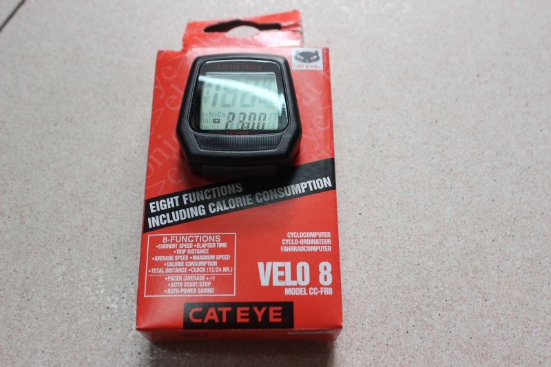 Đồng hồ tốc độ Cateye Velo 8