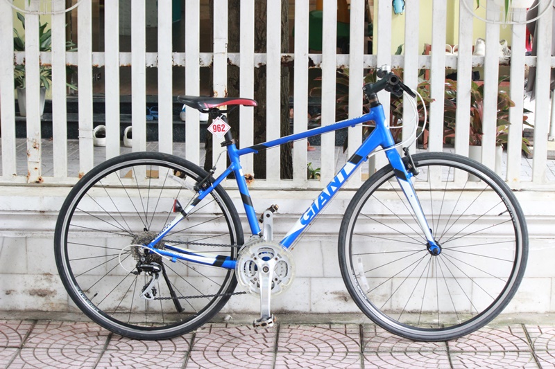 Xe đạp Touring Nhật bãi Giant Crosta đến từ Taiwant