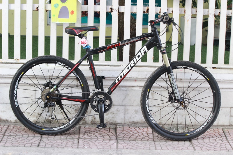 Xe đạp MTB Merida Challenger đên từ Taiwant