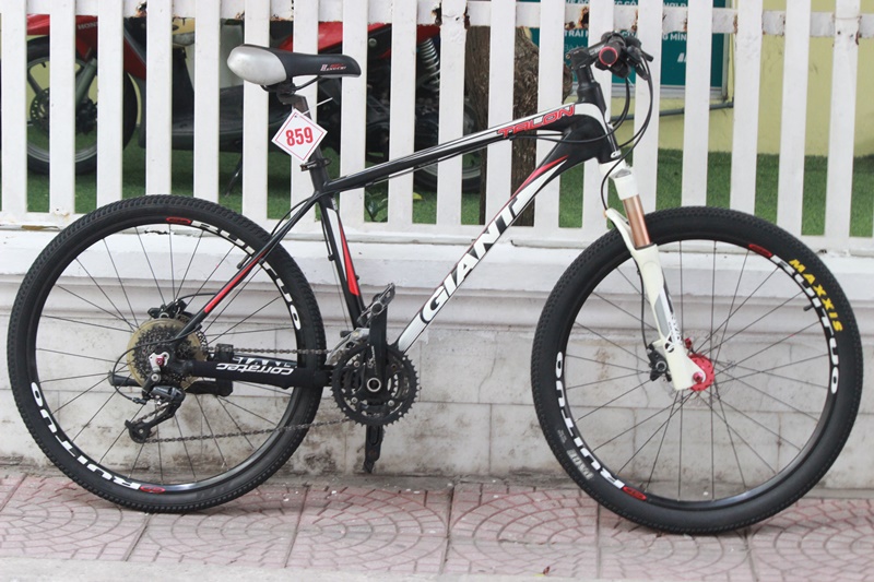 Xe MTB Giant Talon 770 đên từ Taiwant